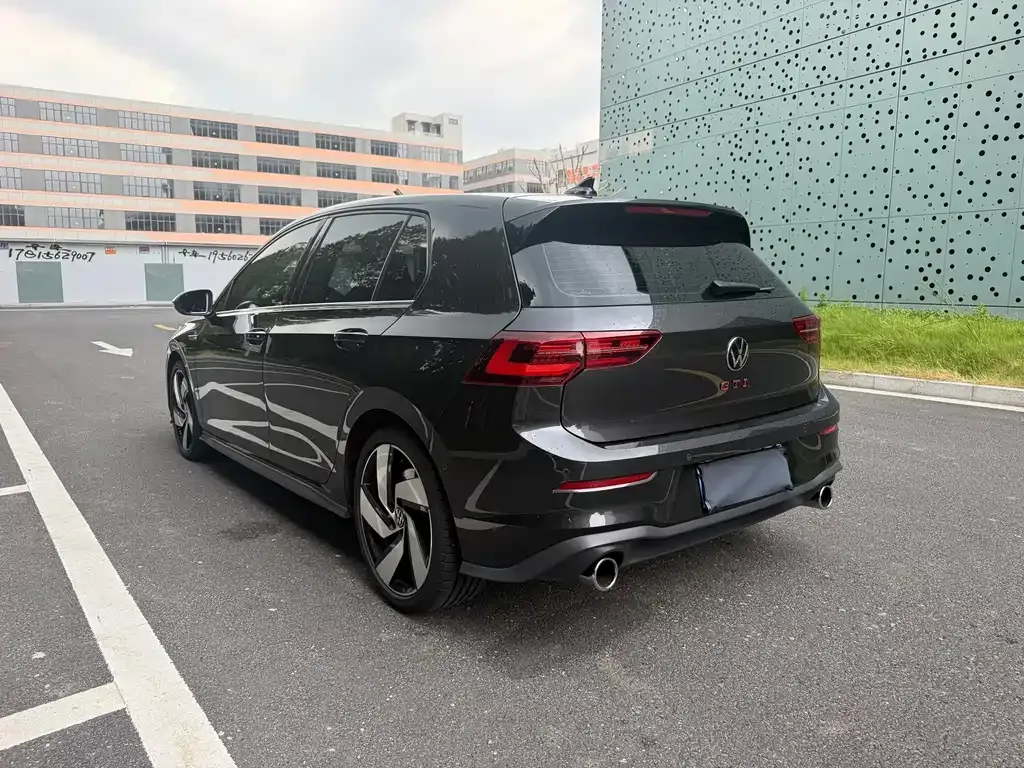 Volkswagen Golf GTI — фото 5