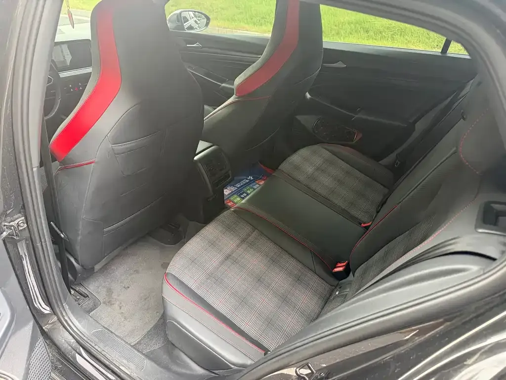 Volkswagen Golf GTI — фото 2