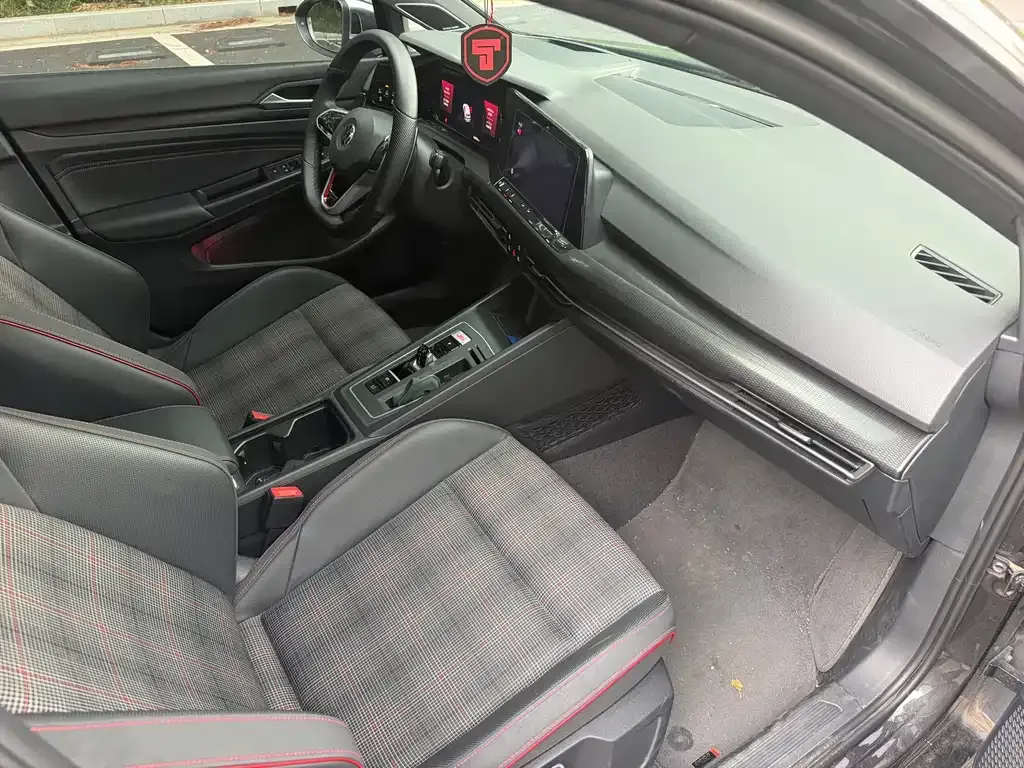 Volkswagen Golf GTI — фото 6
