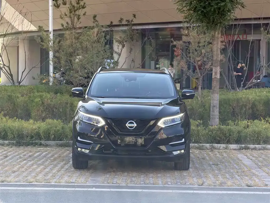 Nissan Qashqai — фото 10