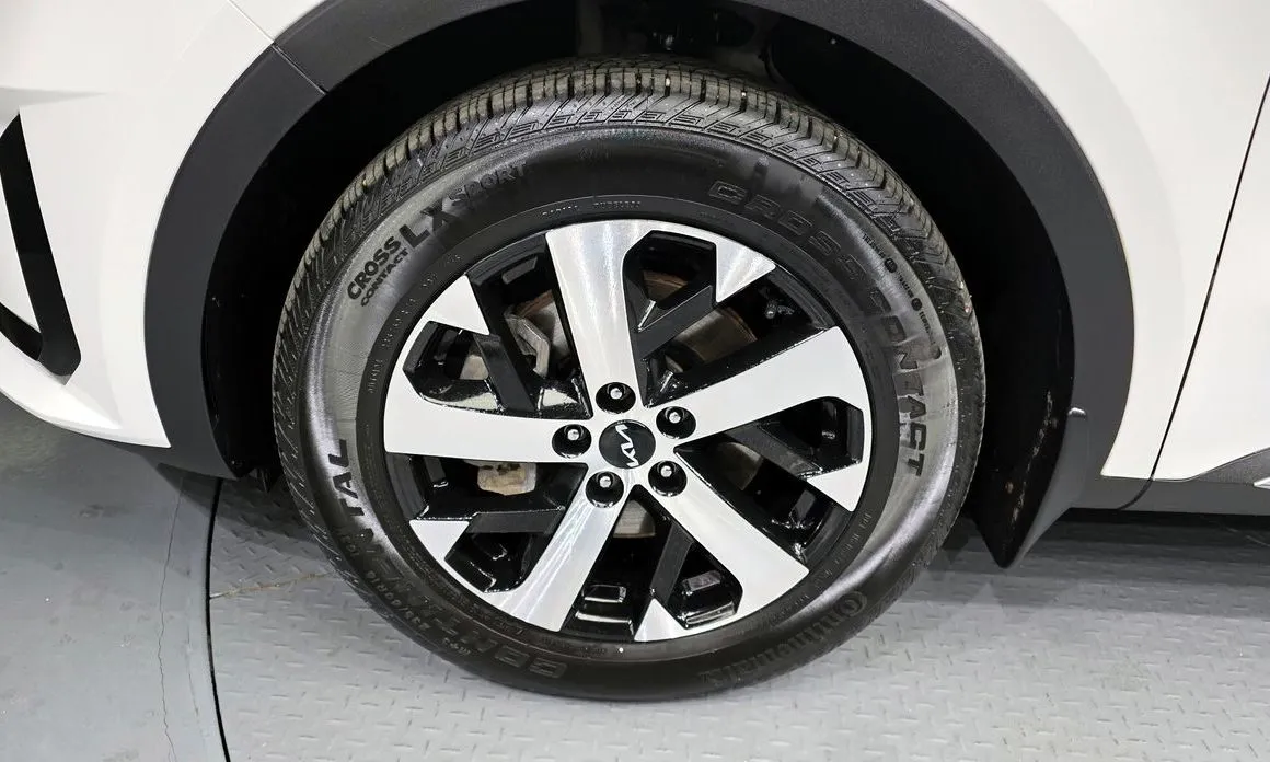 Kia Sorento — фото 8