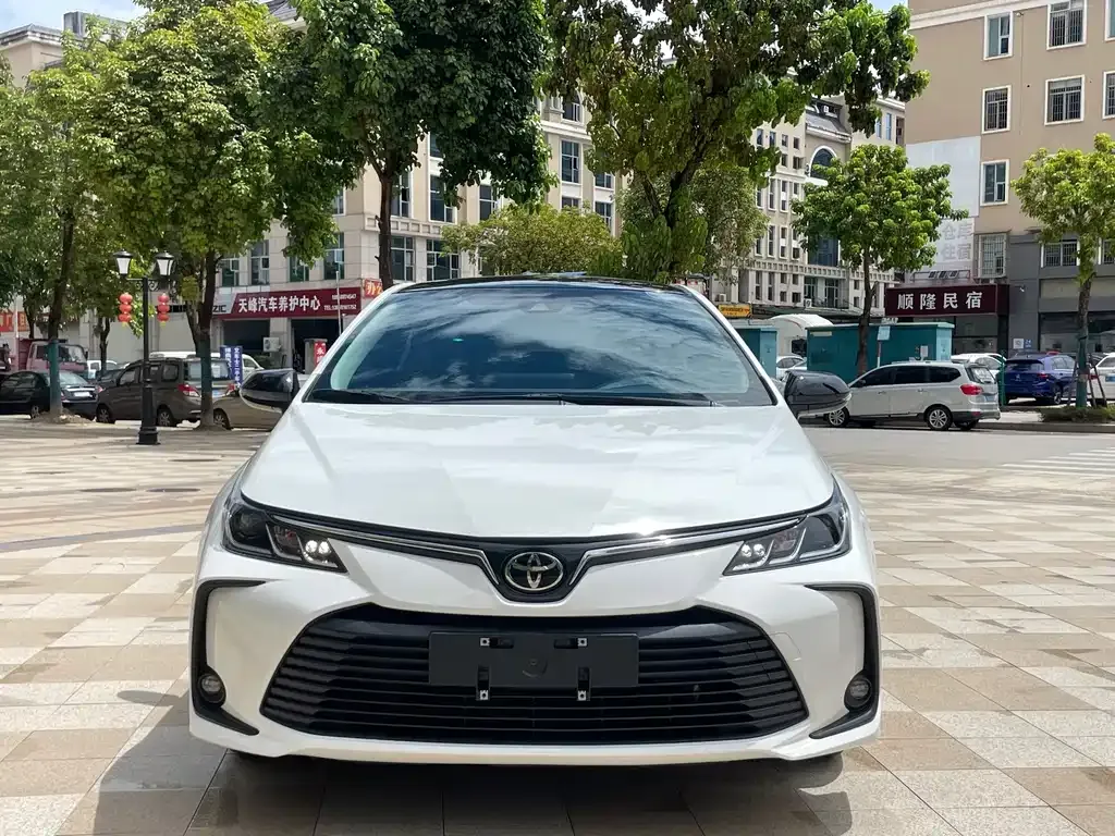 Toyota Corolla — фото 9