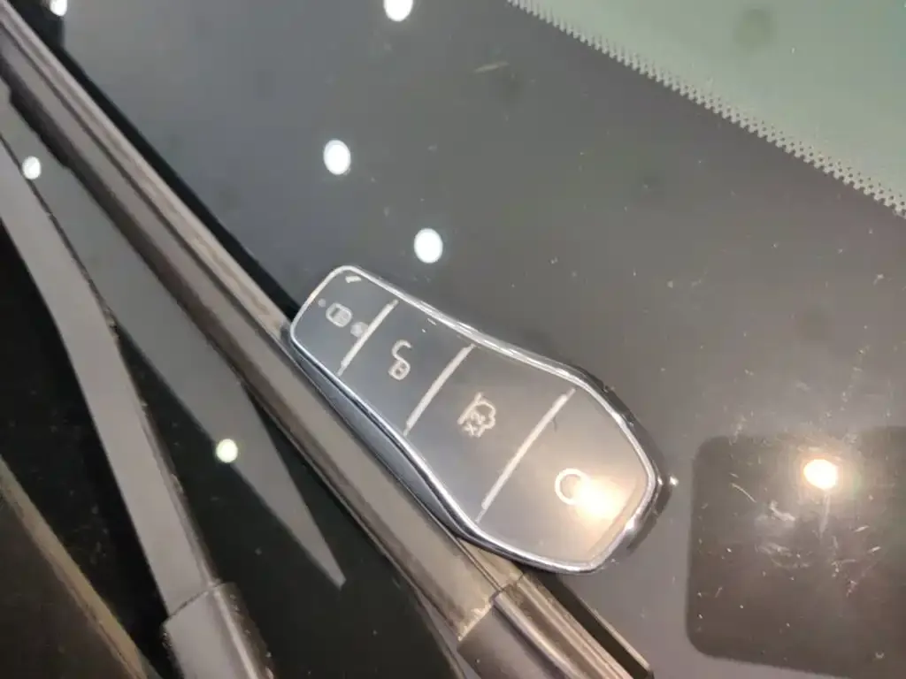 BYD Seal 07 DM-i — фото 3