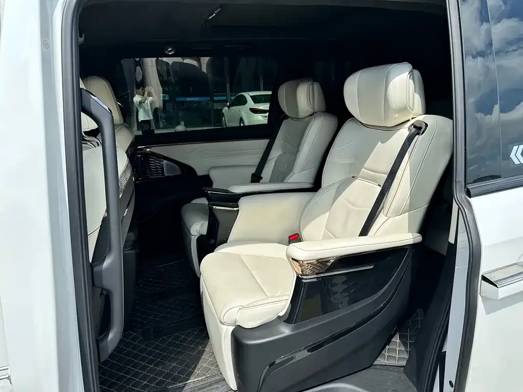 GAC Motor Trumpchi M8 — фото 4