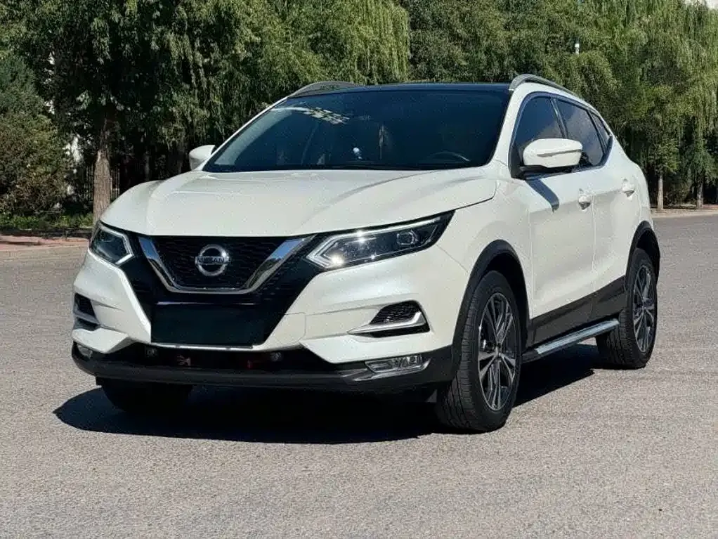 Nissan Qashqai — фото 1