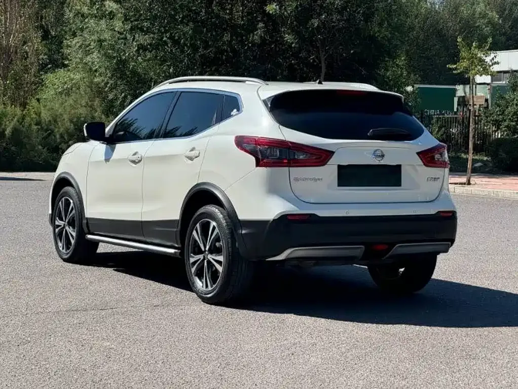 Nissan Qashqai — фото 9