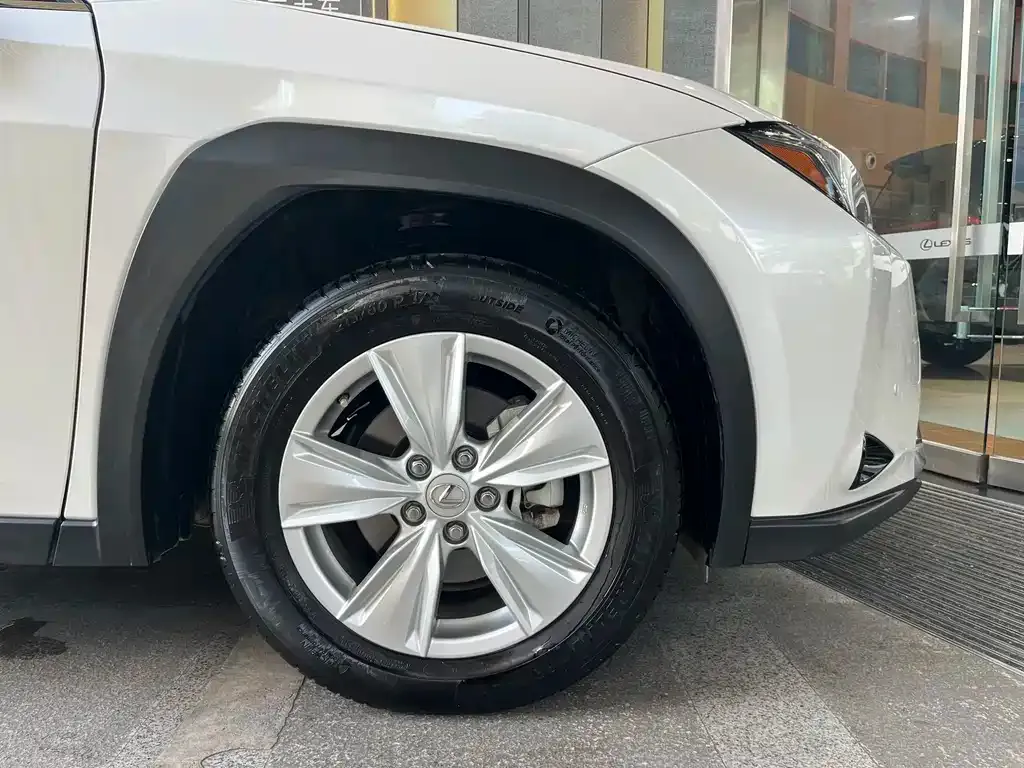 Lexus UX — фото 8