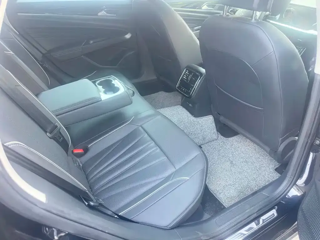 Volkswagen Passat — фото 10