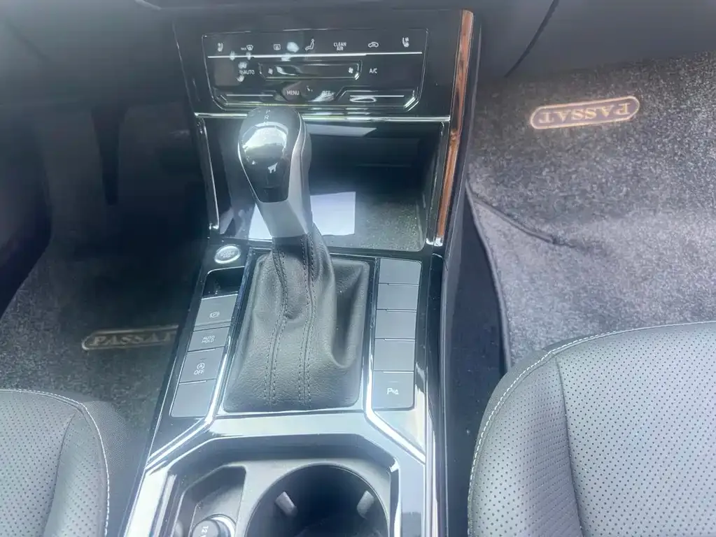 Volkswagen Passat — фото 7