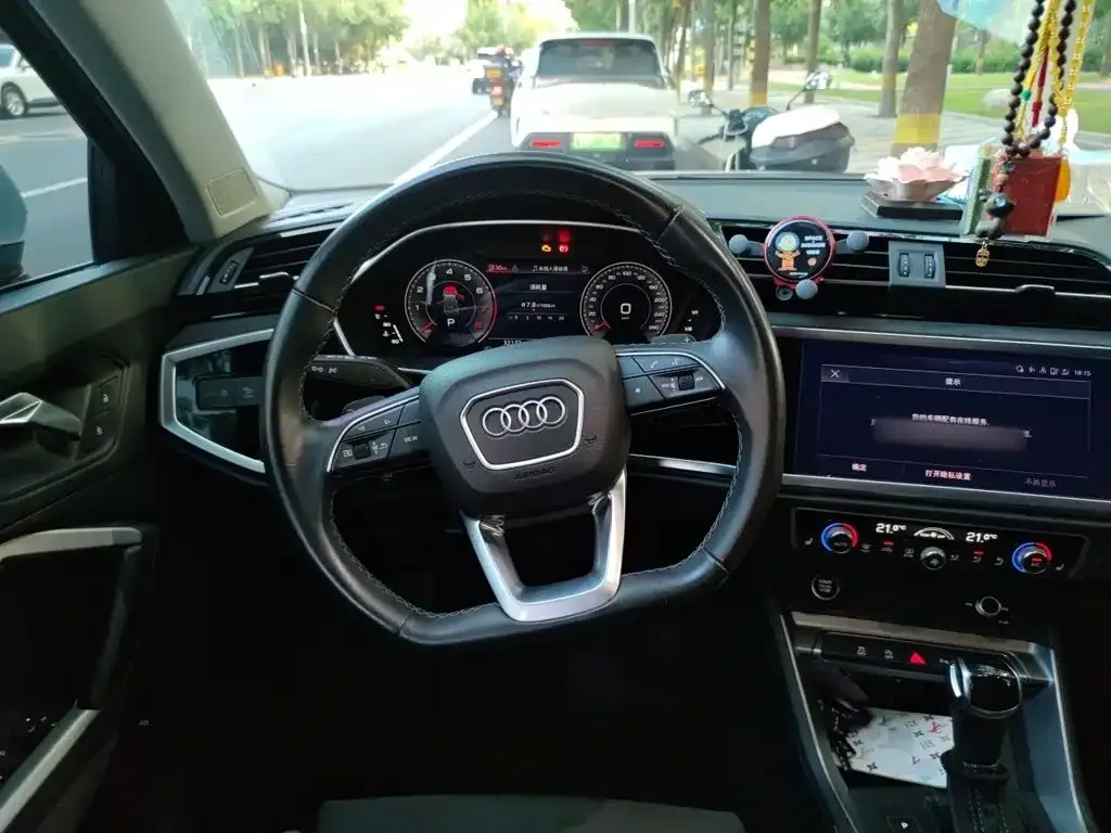 Audi Q3 — фото 10