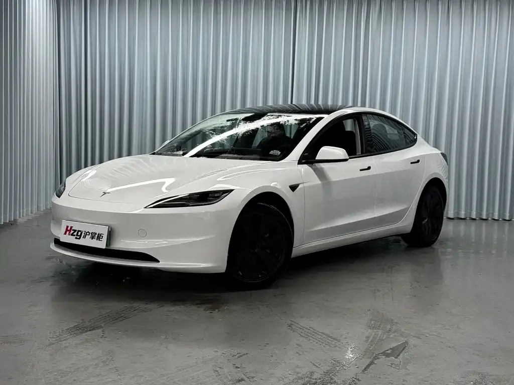 Tesla Model 3 — фото 1
