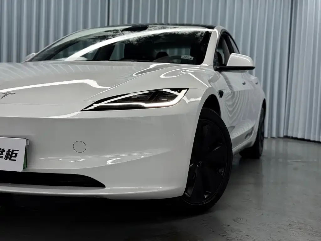 Tesla Model 3 — фото 4