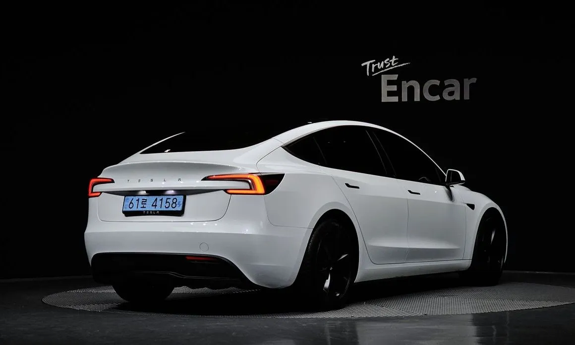 Tesla Model 3 — фото 4