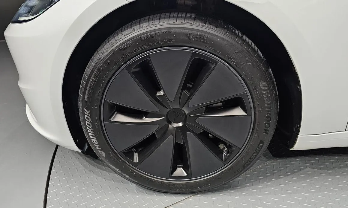 Tesla Model 3 — фото 6