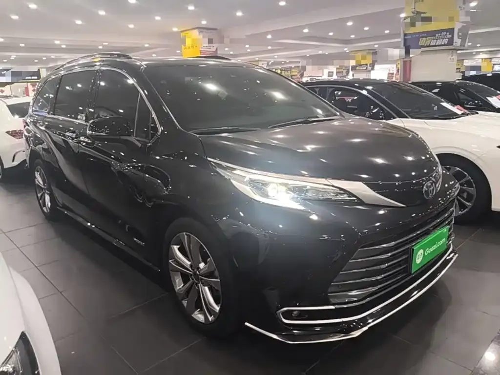 Toyota Sienna — фото 10