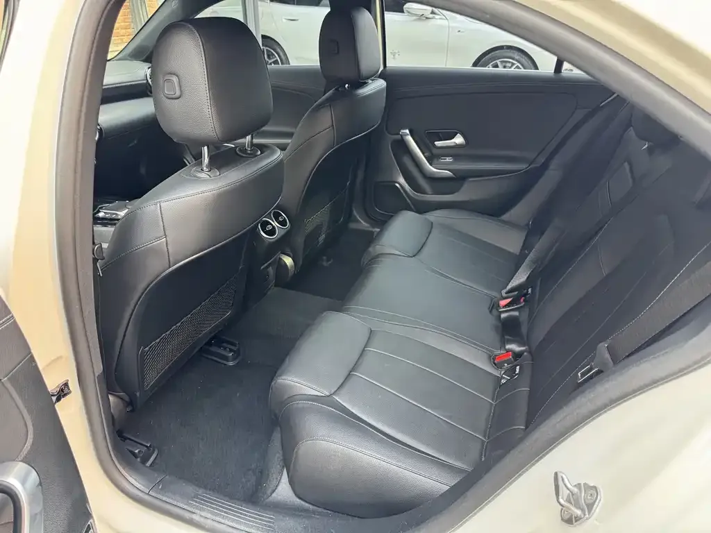 Mercedes-Benz A-Class — фото 10