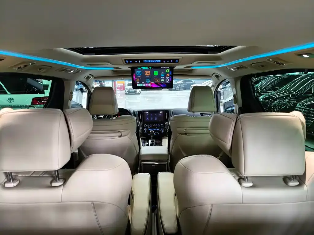 Toyota Alphard — фото 6