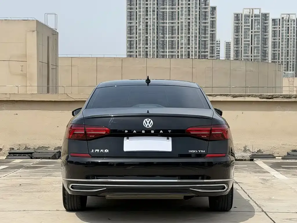 Volkswagen Passat — фото 7