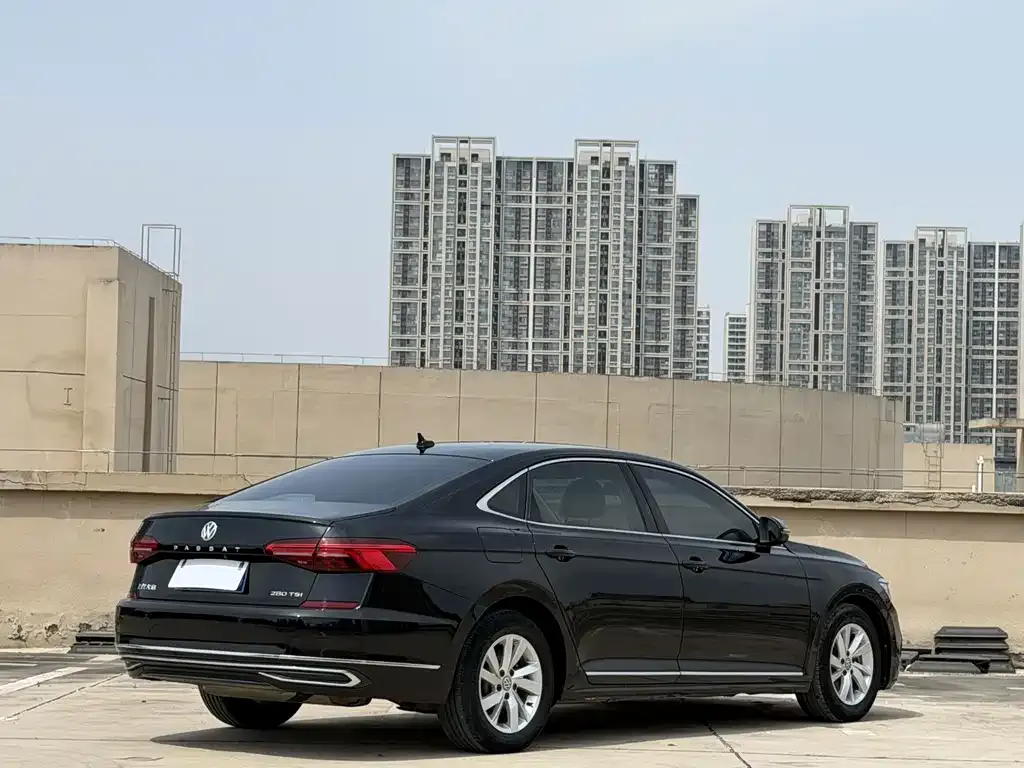 Volkswagen Passat — фото 10