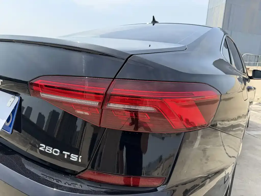 Volkswagen Passat — фото 8