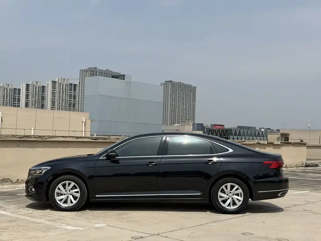 Volkswagen Passat — фото 6