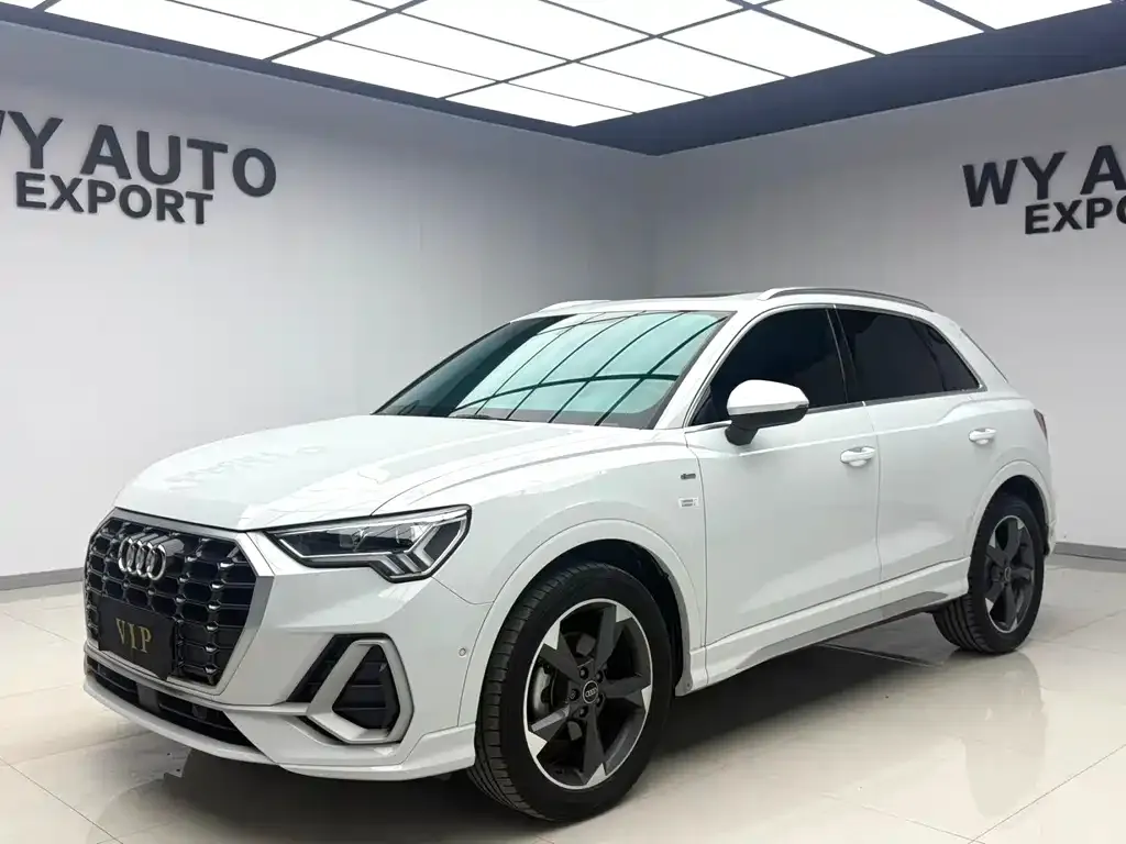 Audi Q3 — фото 1