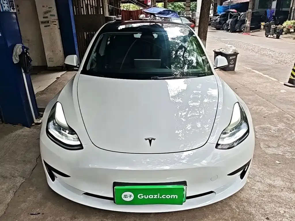 Tesla Model 3 — фото 5