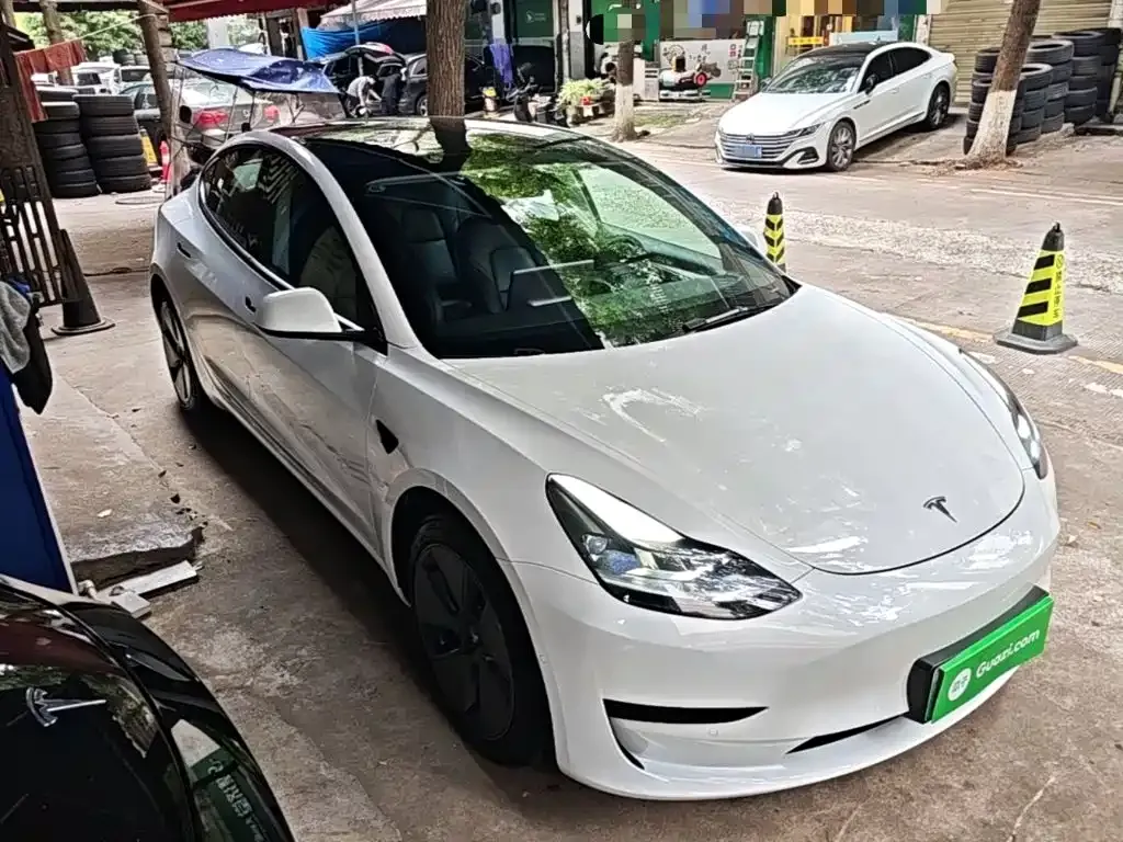 Tesla Model 3 — фото 7