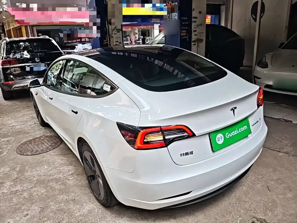 Tesla Model 3 — фото 6