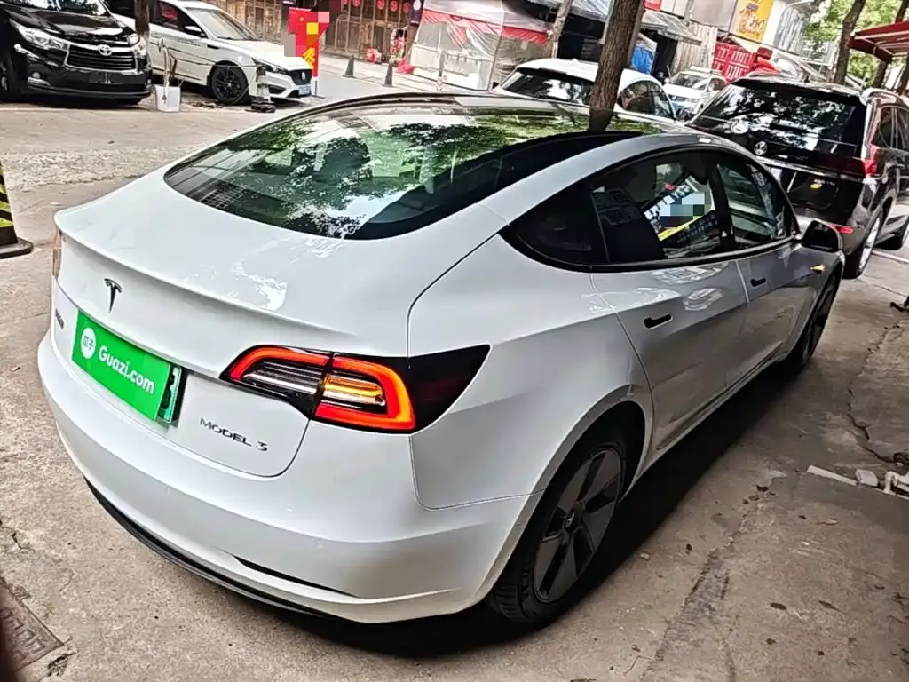 Tesla Model 3 — фото 3