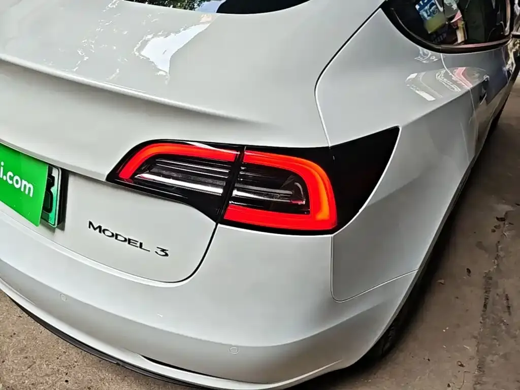 Tesla Model 3 — фото 10