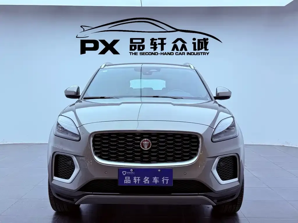 Jaguar E-PACE — фото 3