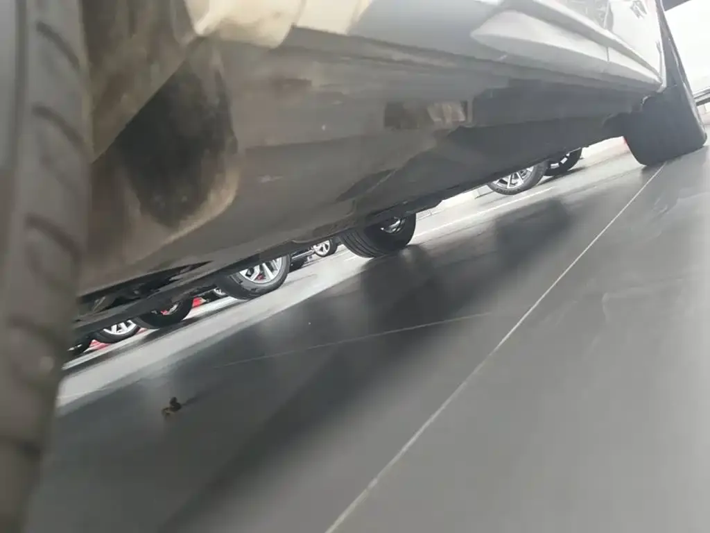 Audi Q5L — фото 8