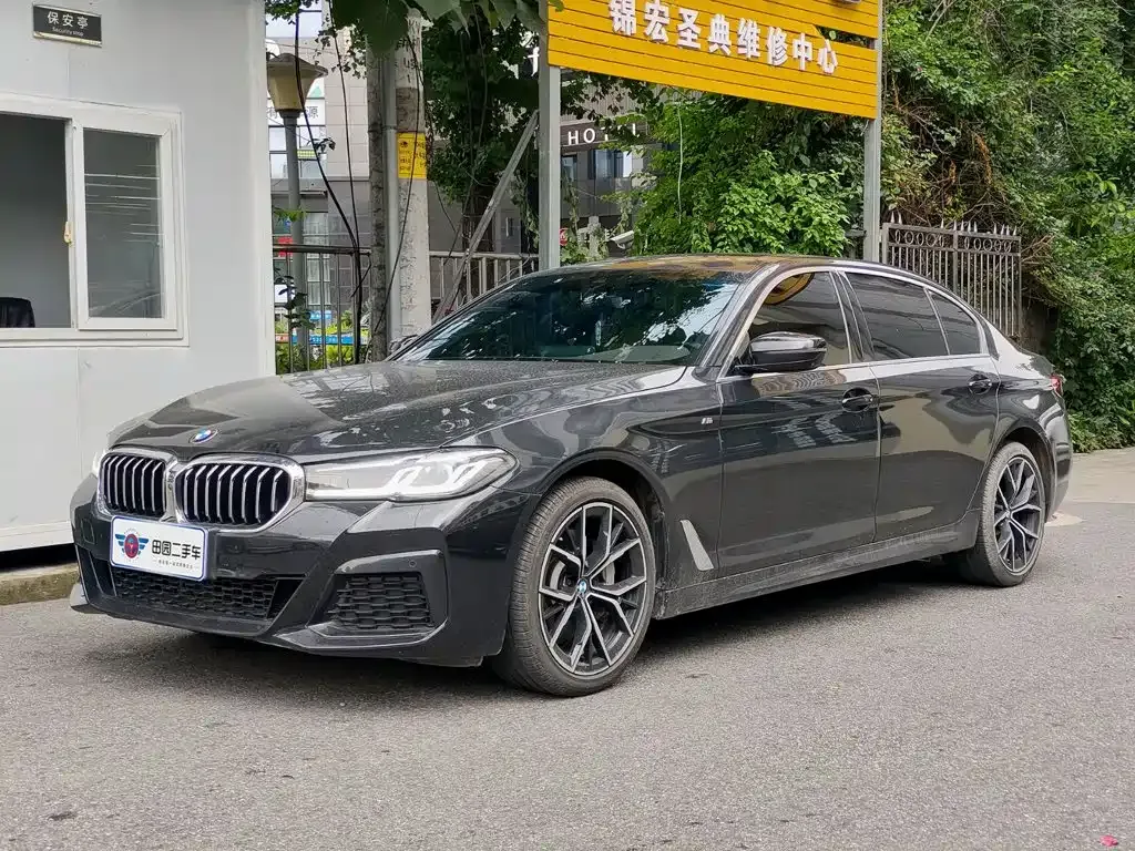 BMW 5 Series — фото 1
