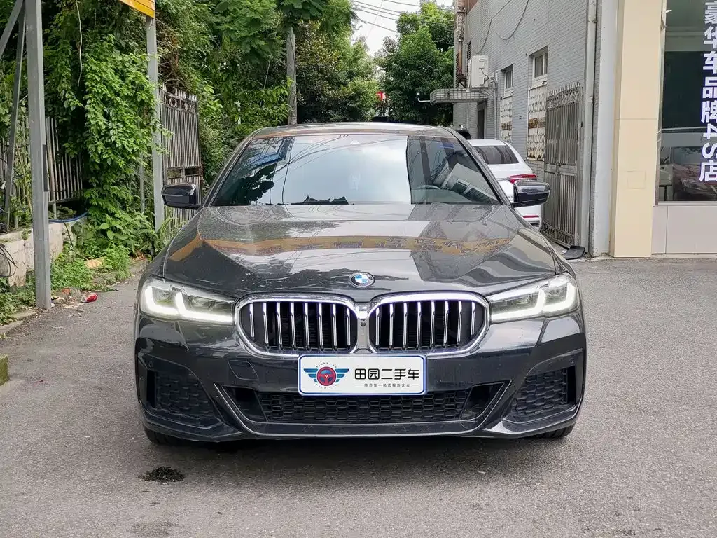 BMW 5 Series — фото 10