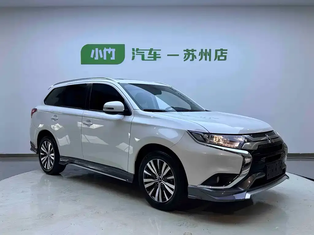 Mitsubishi Outlander — фото 5