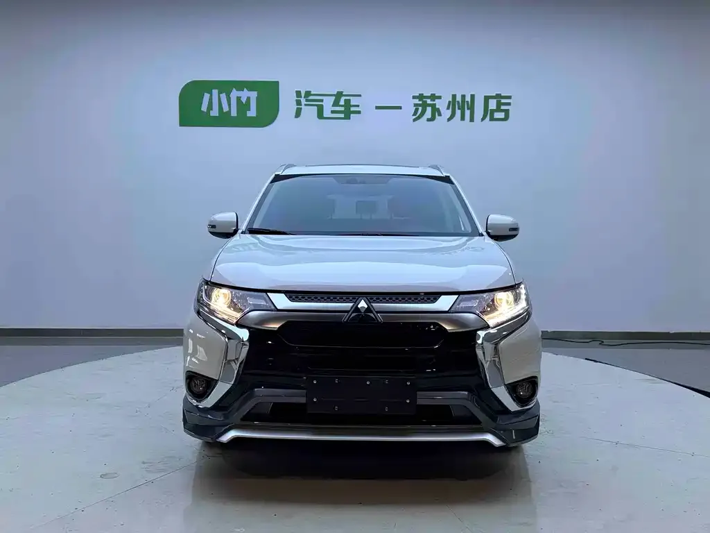 Mitsubishi Outlander — фото 3