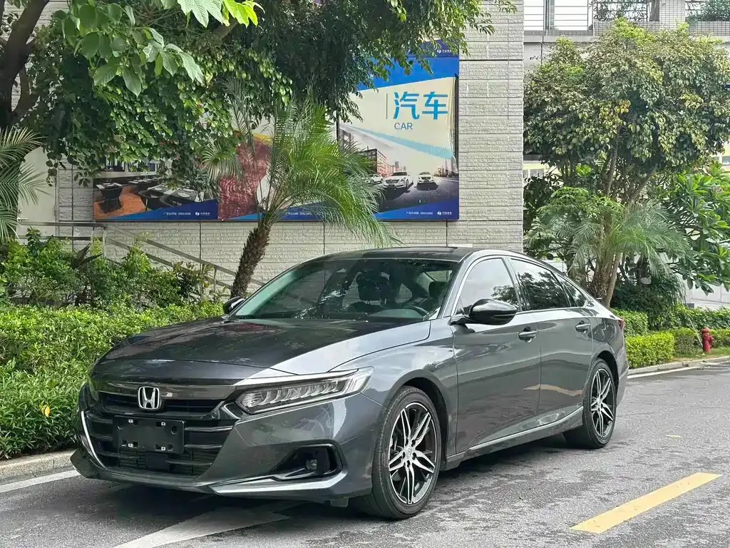 Honda Accord — фото 1