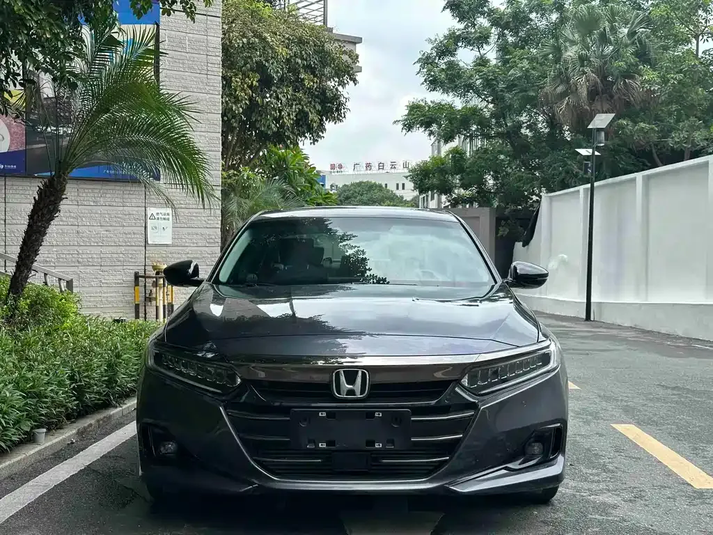 Honda Accord — фото 7