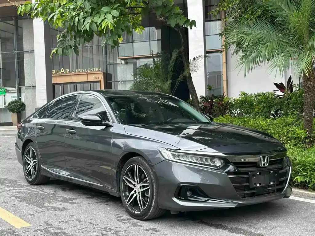 Honda Accord — фото 10
