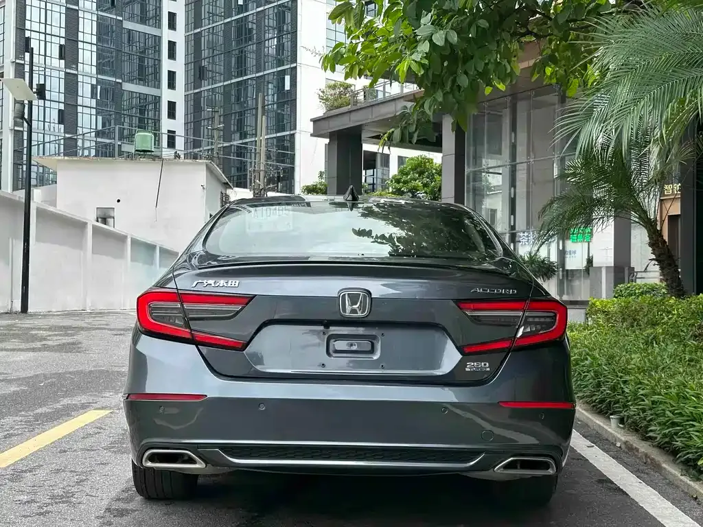Honda Accord — фото 5