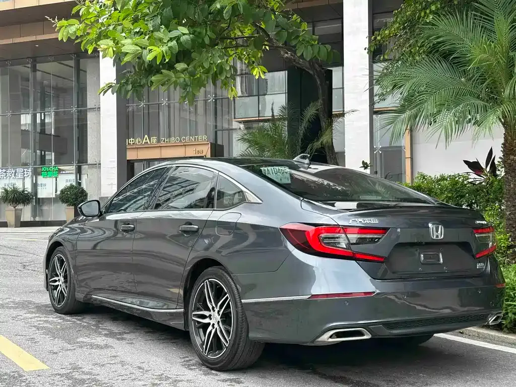 Honda Accord — фото 6