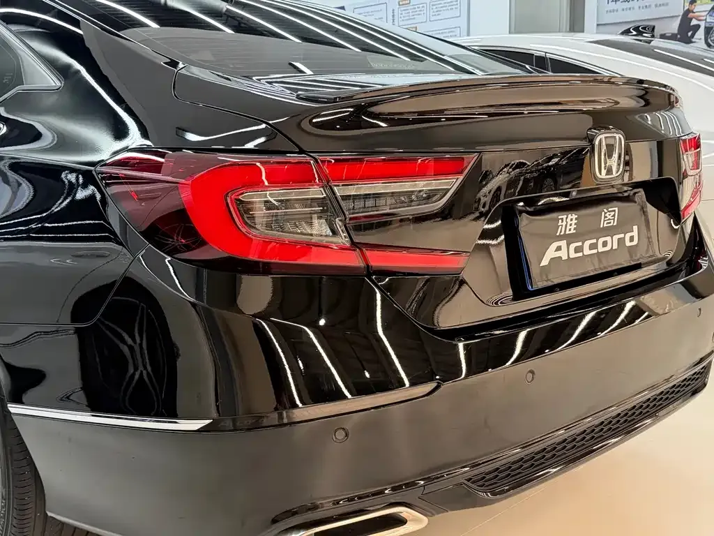 Honda Accord — фото 5