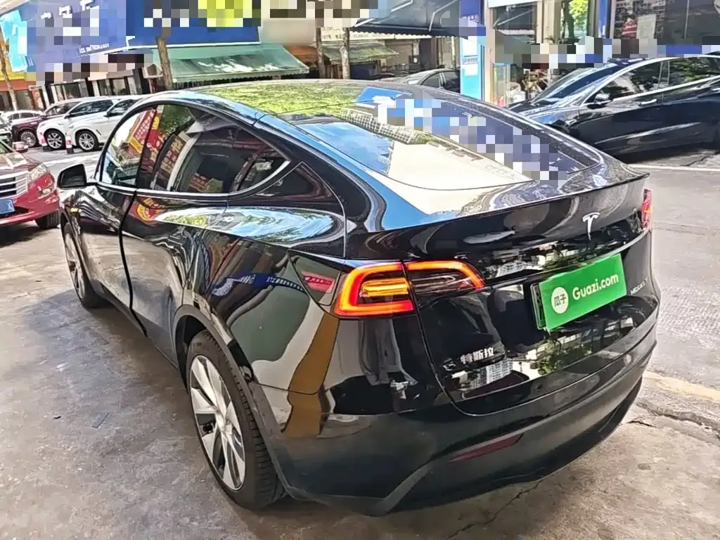 Tesla Model Y — фото 5