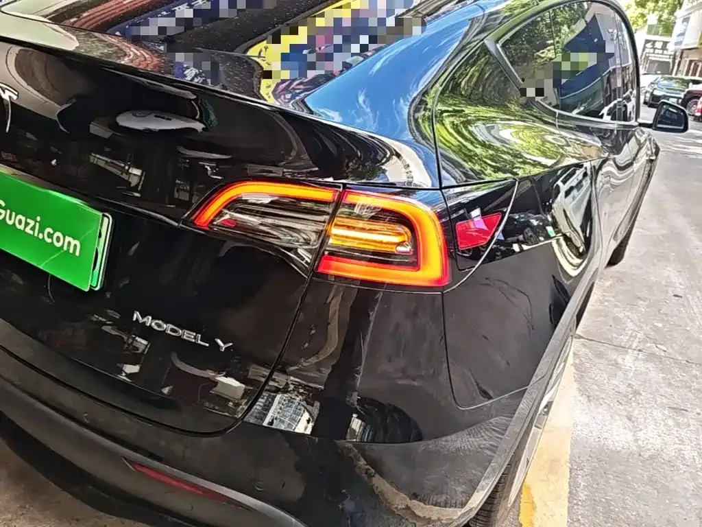 Tesla Model Y — фото 9