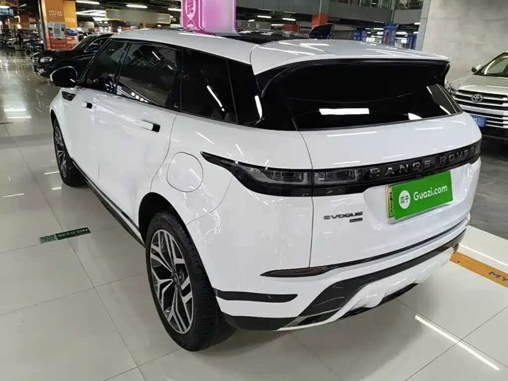 Land Rover Evoque PHEV — фото 7