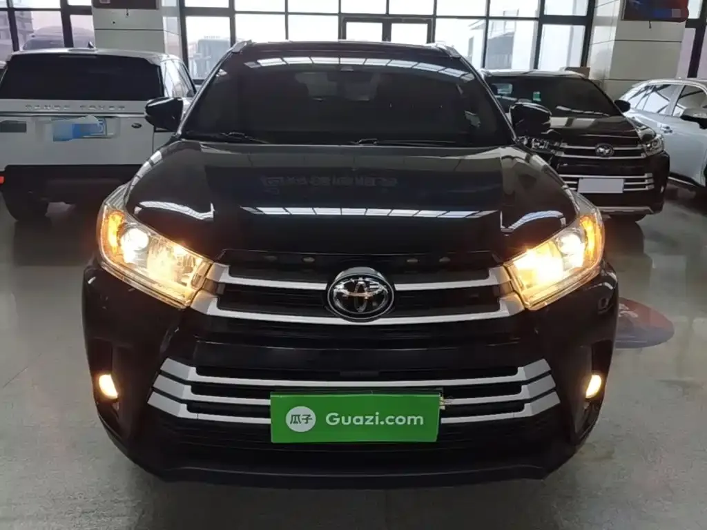 Toyota Highlander — фото 2