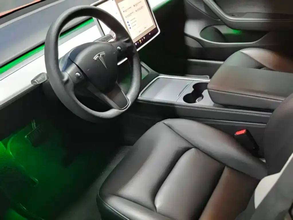 Tesla Model 3 — фото 2