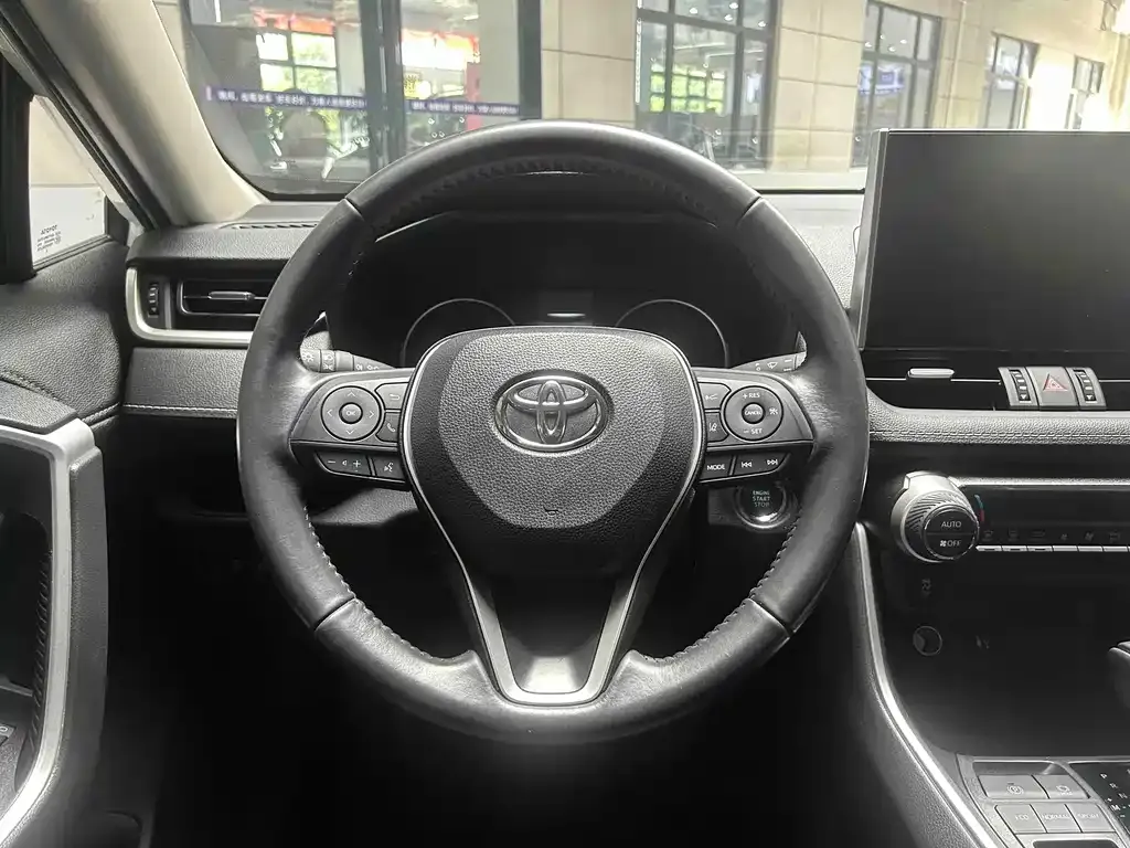 Toyota Wildlander — фото 10
