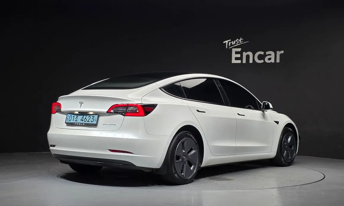 Tesla Model 3 — фото 5